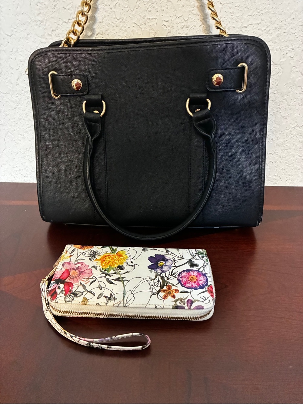 Dasein Crossbody/Satchel with Matching Wristlet - Picture 4 of 11